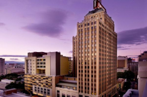 Отель Drury Plaza Hotel San Antonio Riverwalk  Сан-Антонио